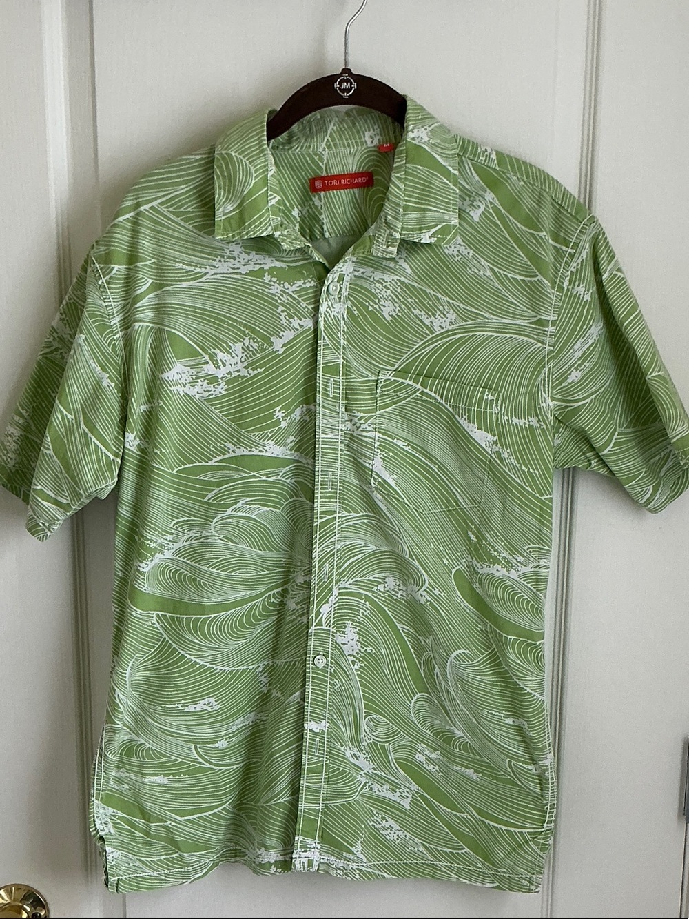 Tori Richard Light Green Wave-Print Short Sleeve Button-Down Hawaiian Shirt